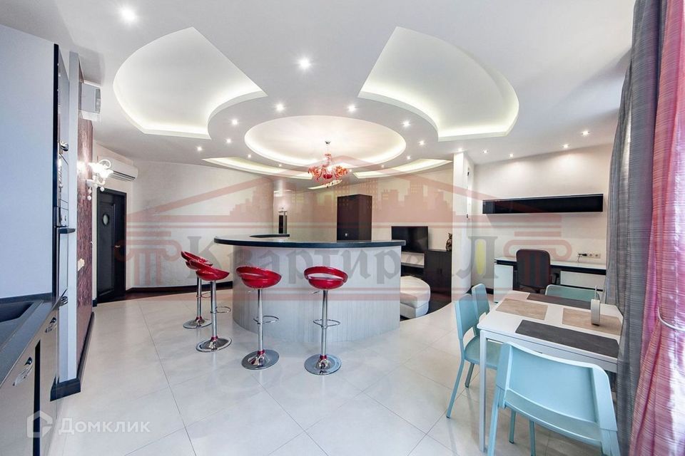 Сдаётся 2-комнатная квартира, 105 м²