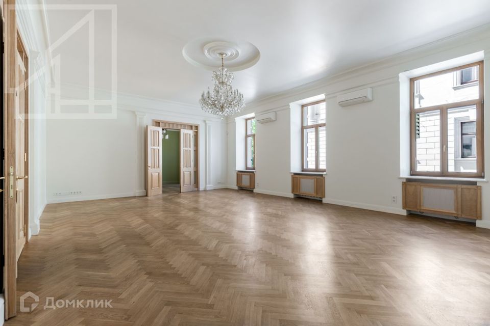 Сдаётся 5-комнатная квартира, 219 м²