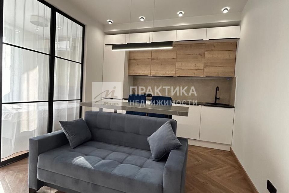 Продаётся 1-комнатная квартира, 42 м²