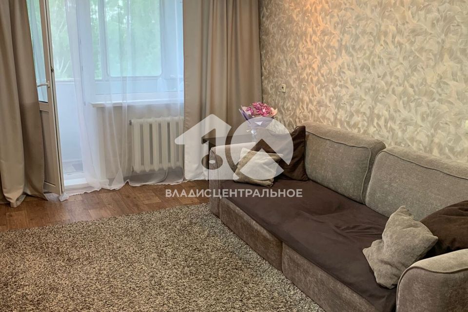 Продаётся 4-комнатная квартира, 59.8 м²