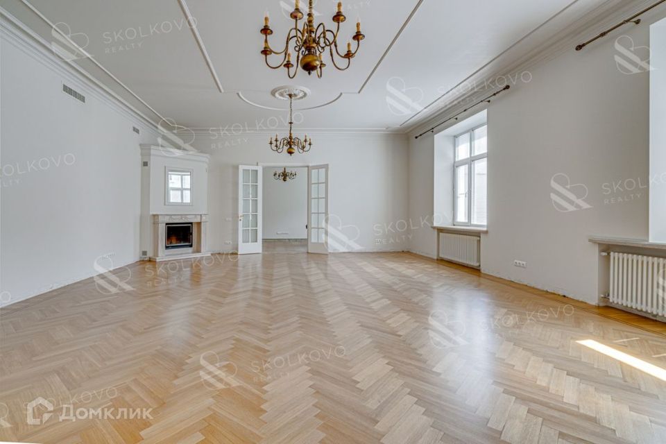 Сдаётся 6-комнатная квартира, 350 м²