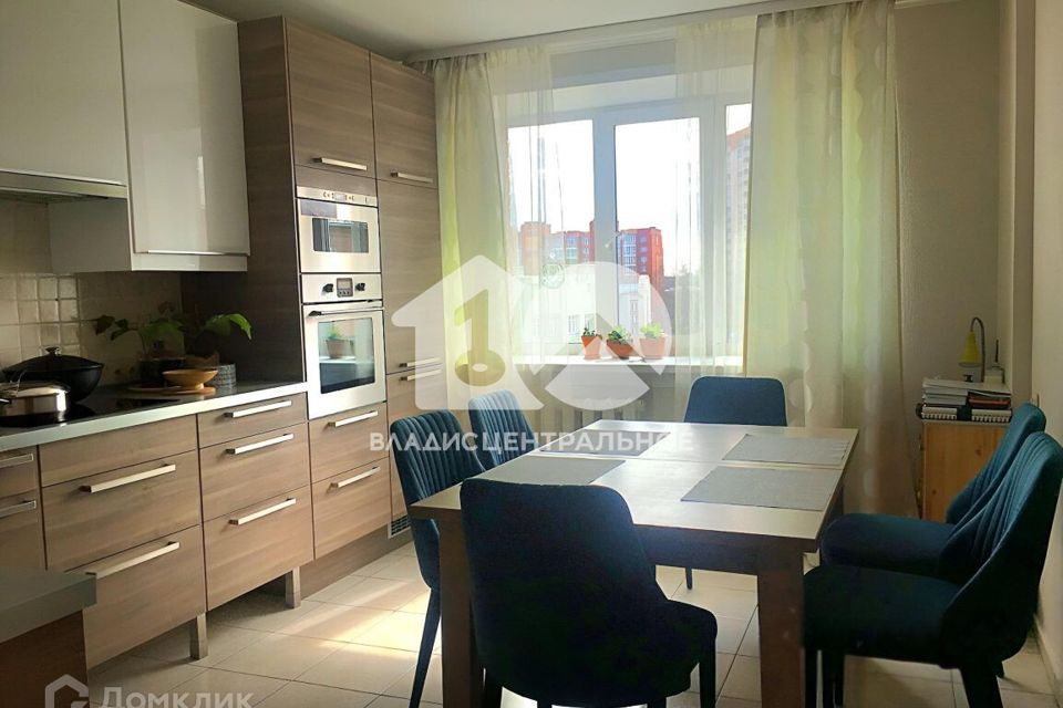 Продаётся 4-комнатная квартира, 149 м²