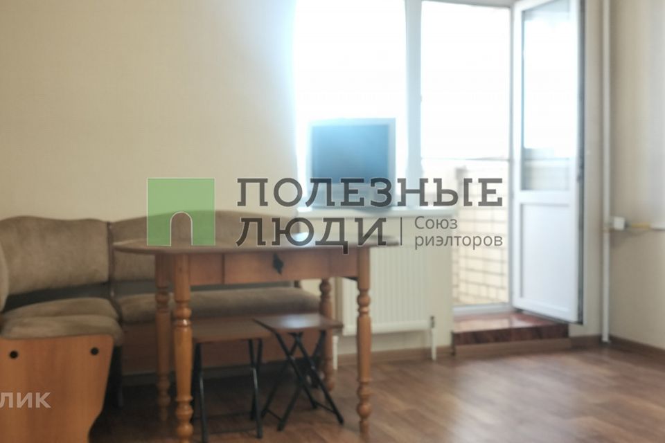 Сдаётся 1-комнатная квартира, 42 м²