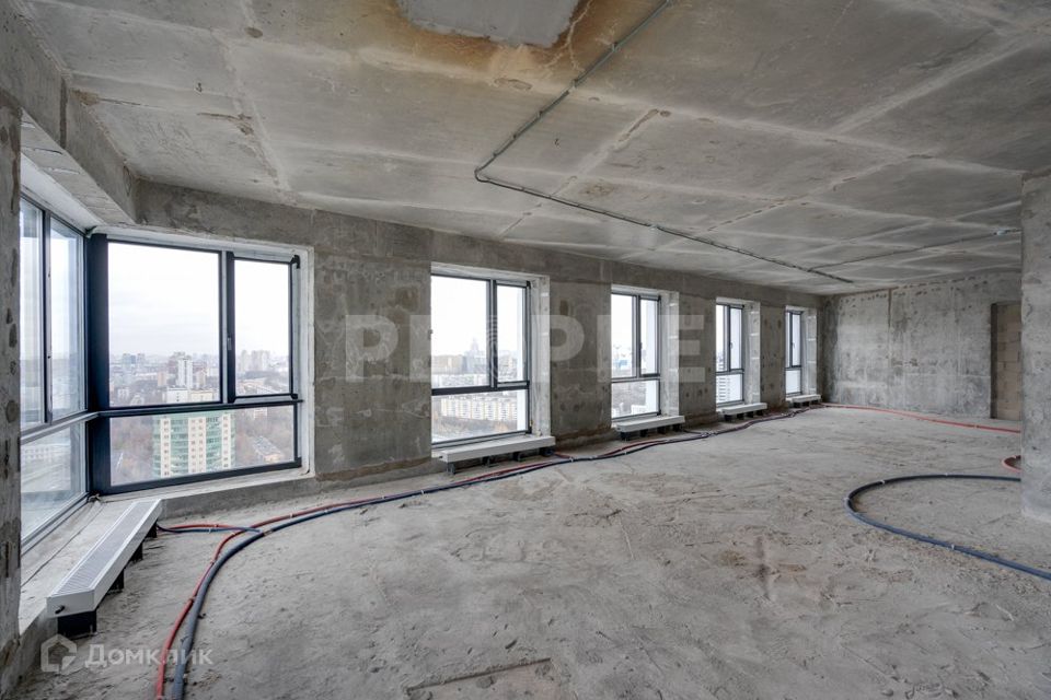 Продаётся 4-комнатная квартира, 96.5 м²