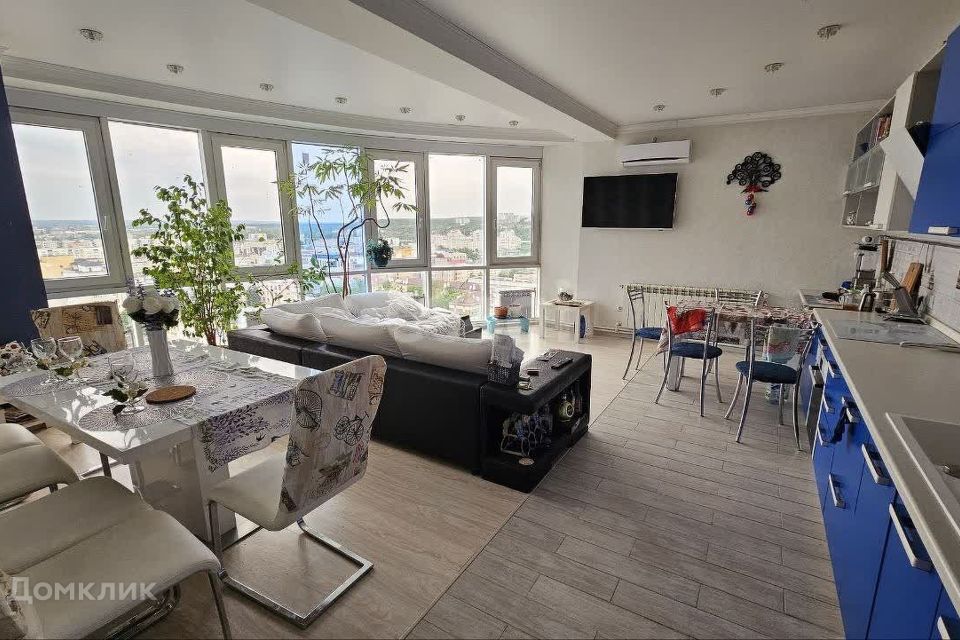 Продаётся 3-комнатная квартира, 100.1 м²