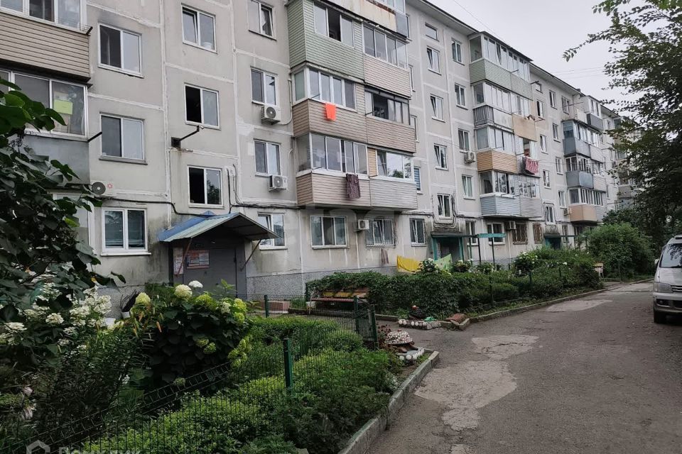 Продаётся 4-комнатная квартира, 61.6 м²