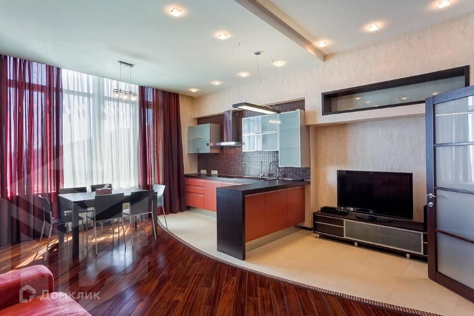 Продаётся 3-комнатная квартира, 119.7 м²