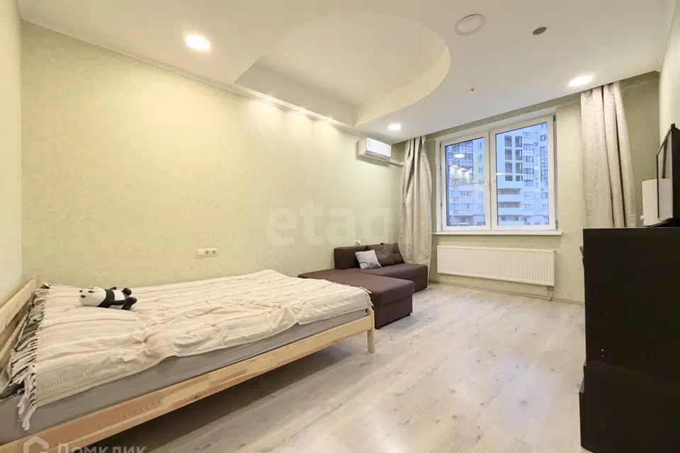 Продаётся 1-комнатная квартира, 42 м²