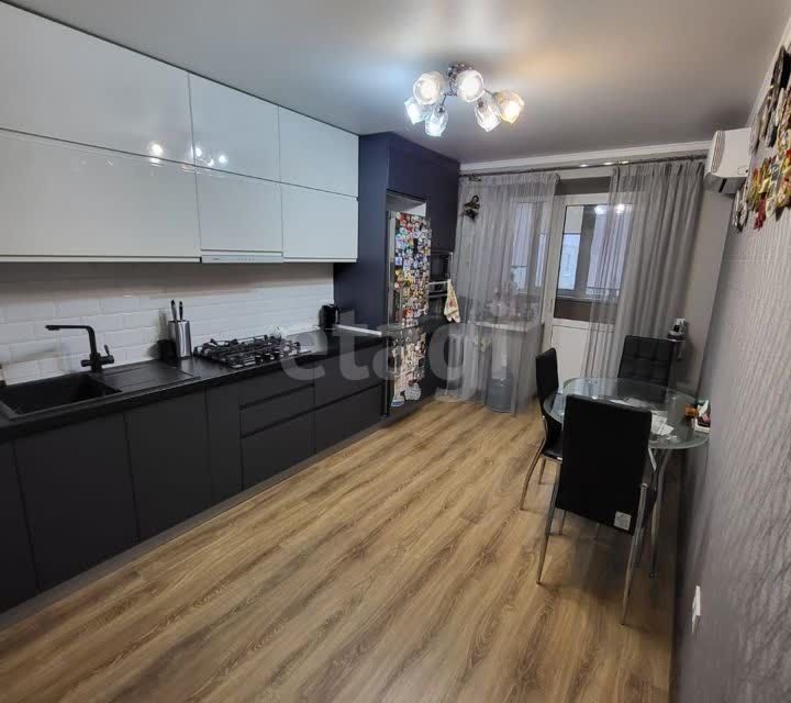 Продаётся 2-комнатная квартира, 64 м²