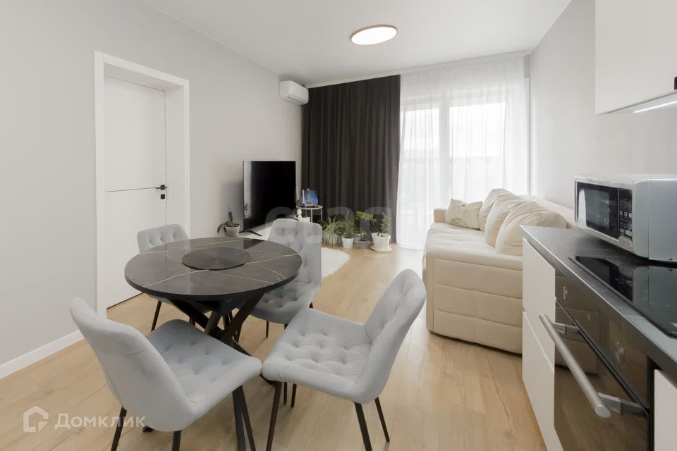 Продаётся 2-комнатная квартира, 68.6 м²