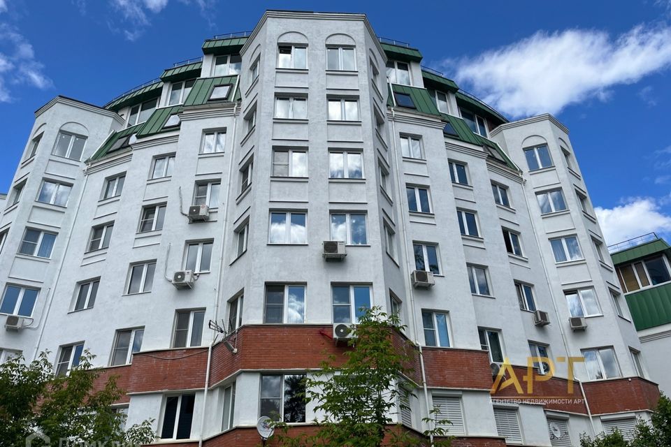 Продаётся 4-комнатная квартира, 161 м²