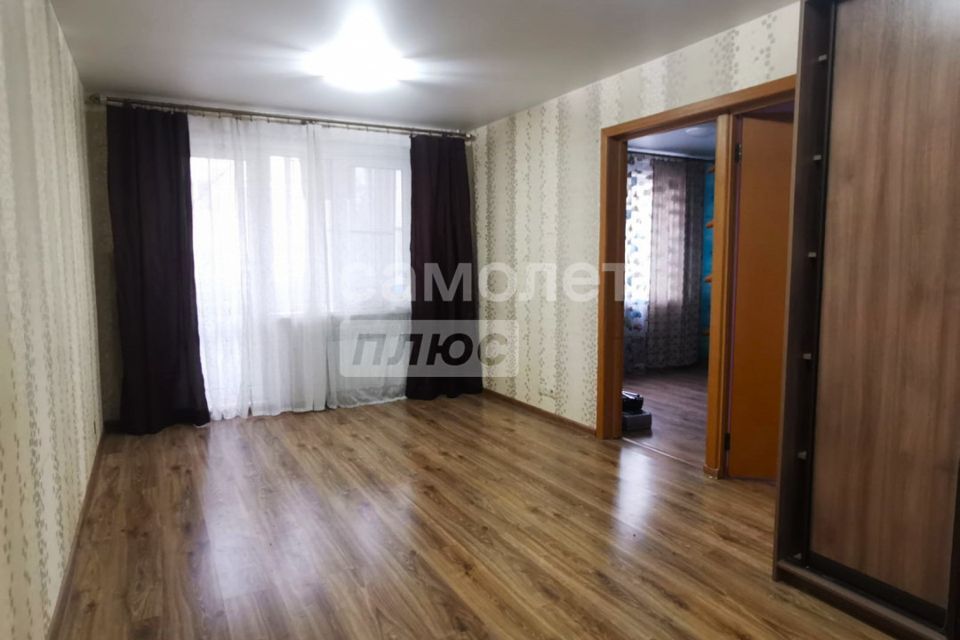 Продаётся 4-комнатная квартира, 60.1 м²