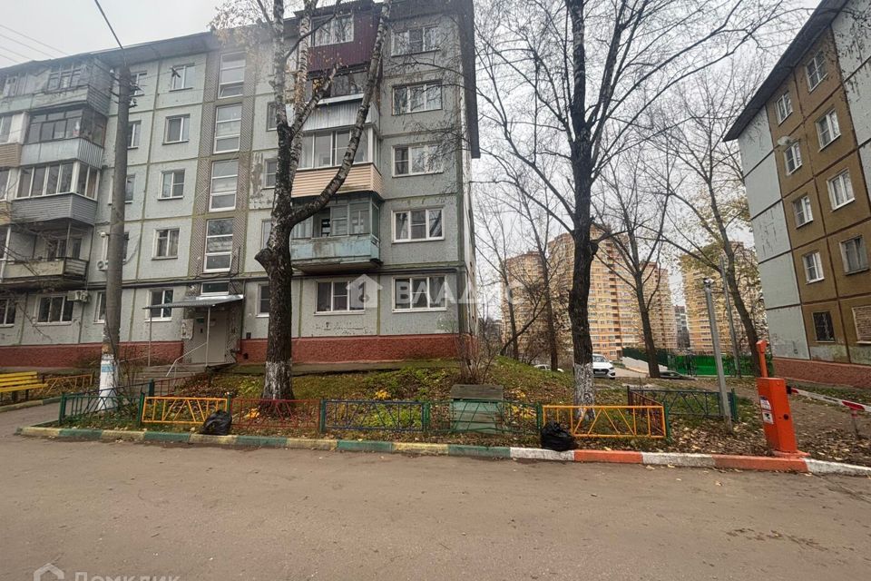 Продаётся 4-комнатная квартира, 57.9 м²