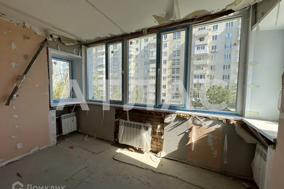 Продаётся 4-комнатная квартира, 178.6 м²