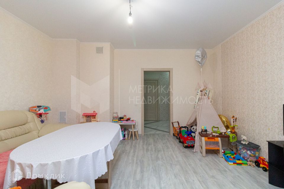 Продаётся 1-комнатная квартира, 49.2 м²
