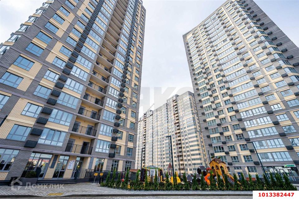 Продаётся 2-комнатная квартира, 70.4 м²