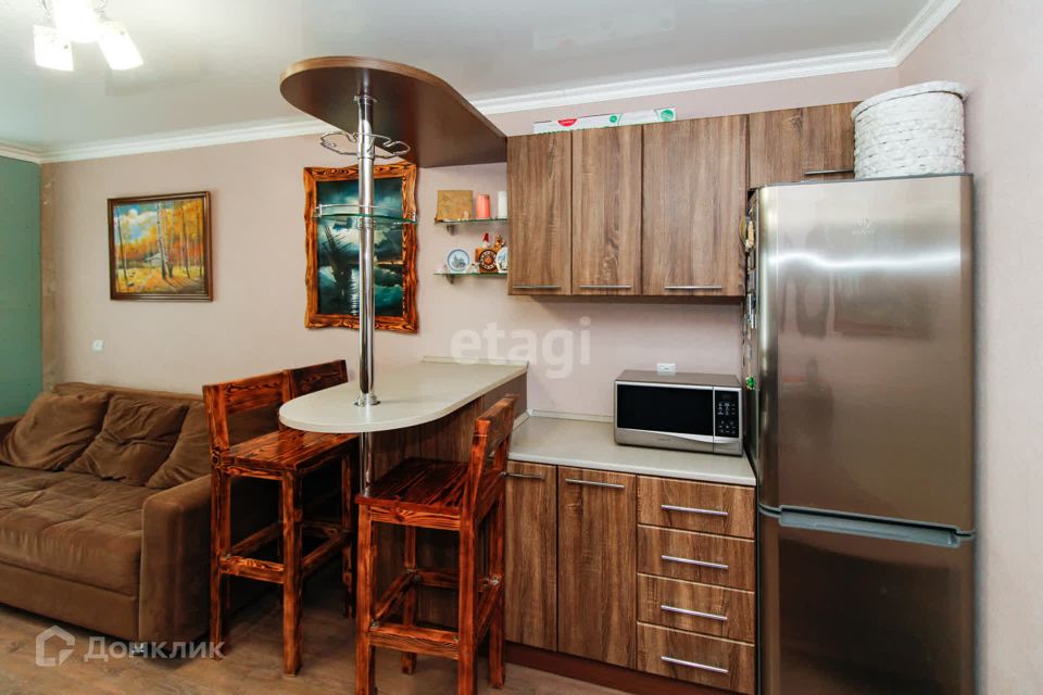 Продаётся комната в 2-комн. квартире, 42.6 м²