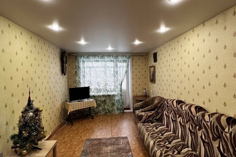 Продаётся 3-комнатная квартира, 56.9 м²