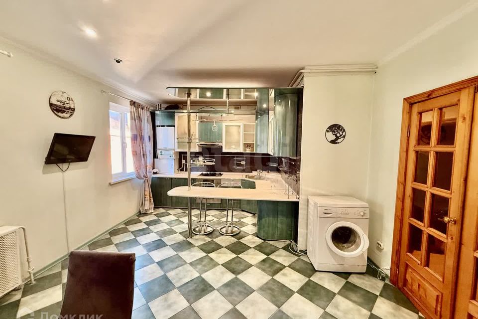 Продаётся 4-комнатная квартира, 138.3 м²