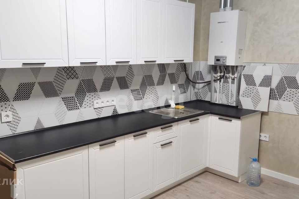 Продаётся 1-комнатная квартира, 41.9 м²