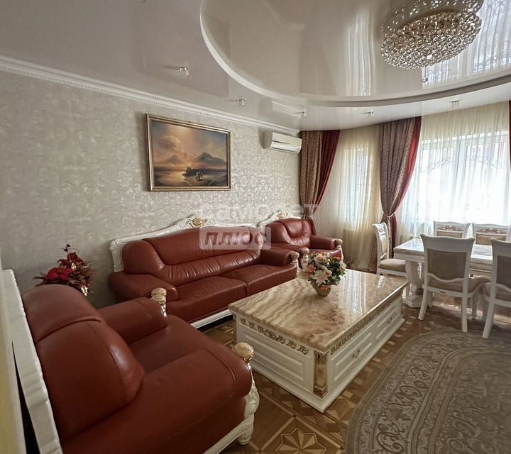 Сдаётся 4-комнатная квартира, 145.3 м²