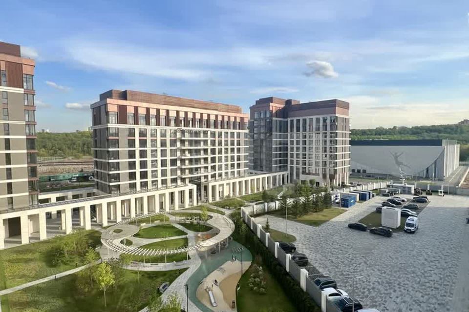 Продаётся 3-комнатная квартира, 156 м²