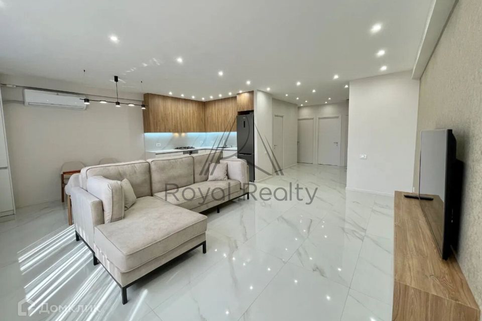 Сдаётся 2-комнатная квартира, 82 м²