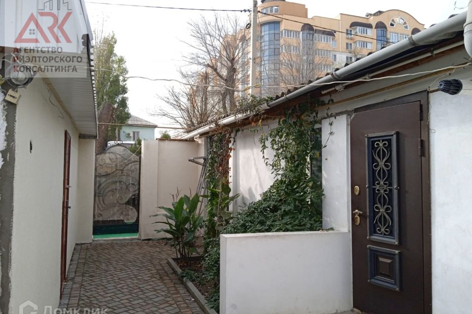 Купить 3-комнатную квартиру, 74.3 м² по адресу Республика Крым, Феодосия, Симфер