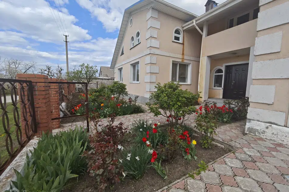 Продаётся 2-этажный дом, 299.6 м²