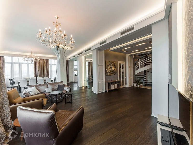 Продаётся 4-комнатная квартира, 273 м²