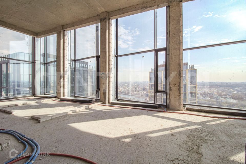 Продаётся 5-комнатная квартира, 165 м²