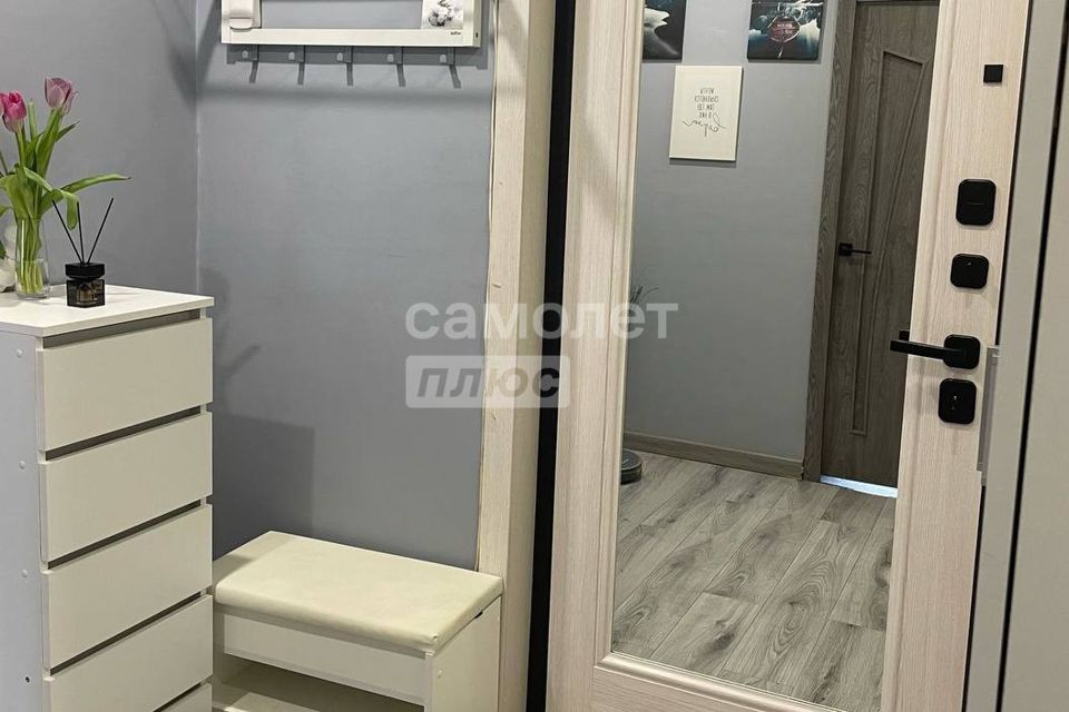 Продаётся 4-комнатная квартира, 65 м²