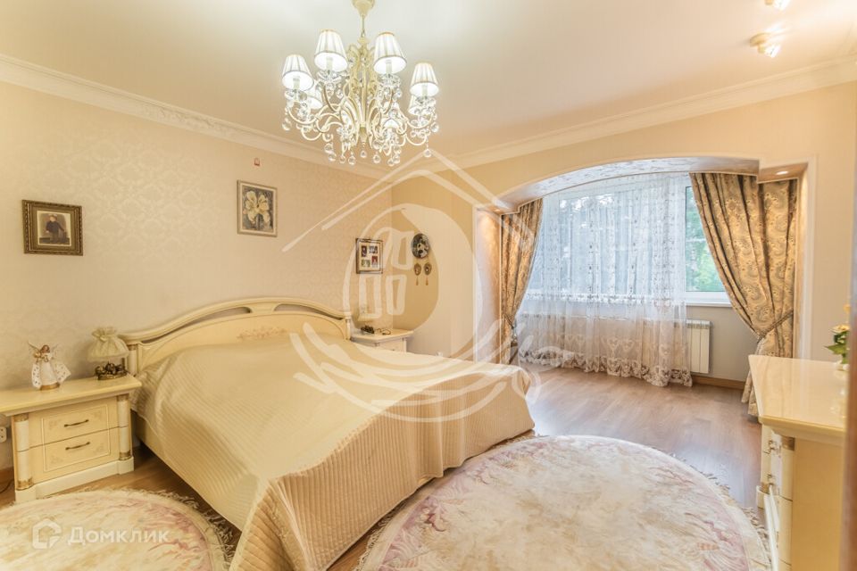 Продаётся 4-комнатная квартира, 124 м²