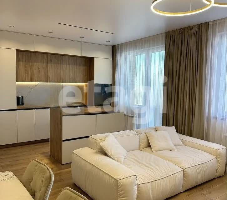 Продаётся 3-комнатная квартира, 100 м²