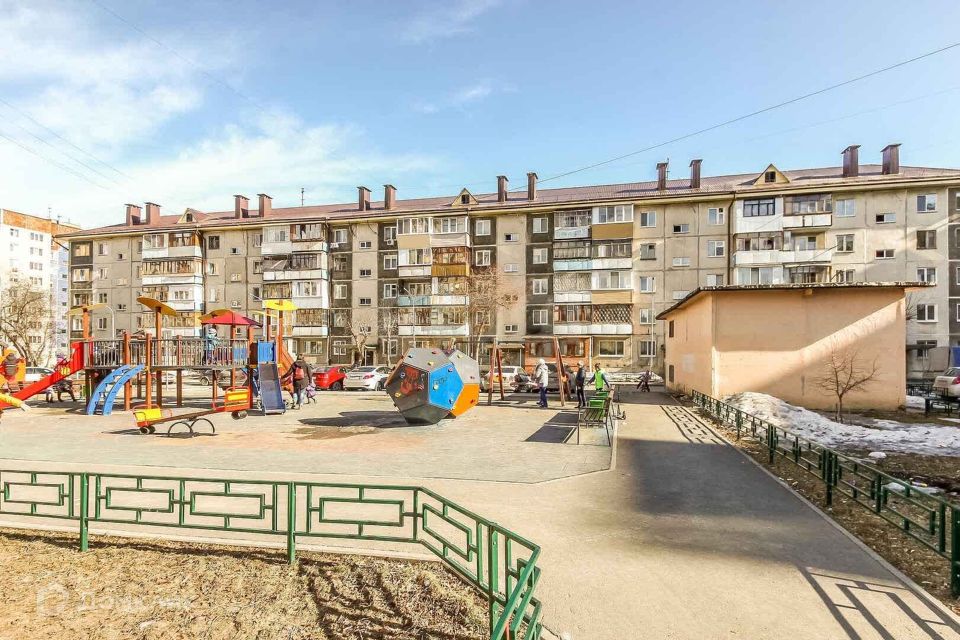 Продаётся 3-комнатная квартира, 61.7 м²