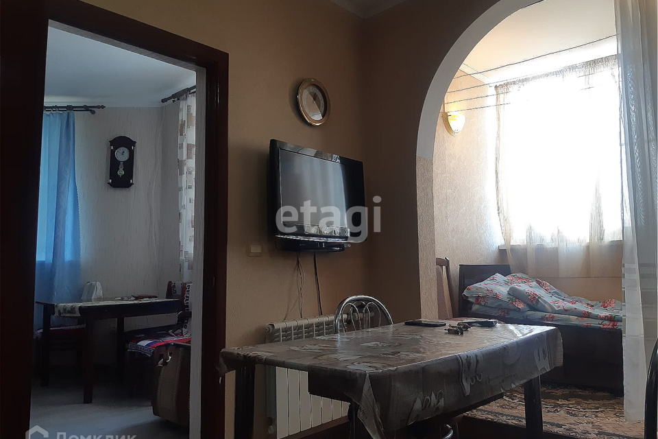 Продаётся 1-комнатная квартира, 60 м²