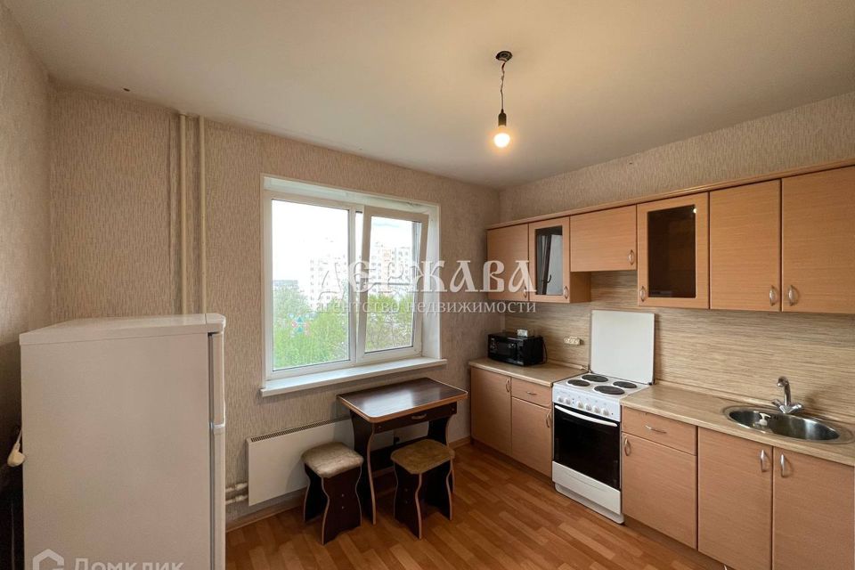 Продаётся 1-комнатная квартира, 37.3 м²