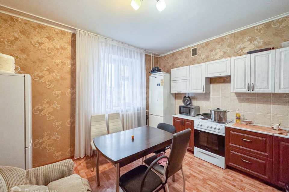 Продаётся 3-комнатная квартира, 100 м²