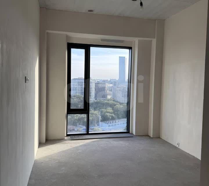Продаётся 1-комнатная квартира, 55.7 м²