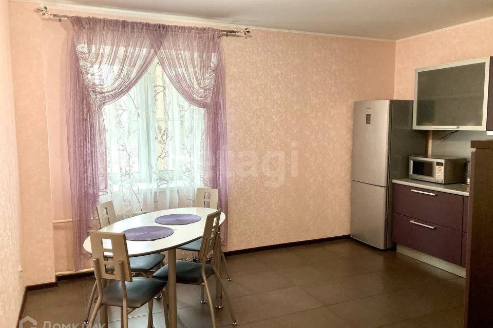 Продаётся 2-комнатная квартира, 102.5 м²