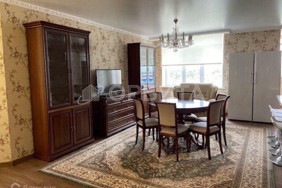 Продаётся 3-комнатная квартира, 111.2 м²