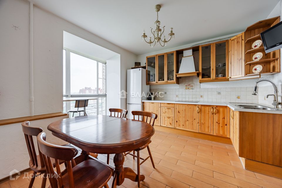 Продаётся комната в 3-комн. квартире, 90.6 м²