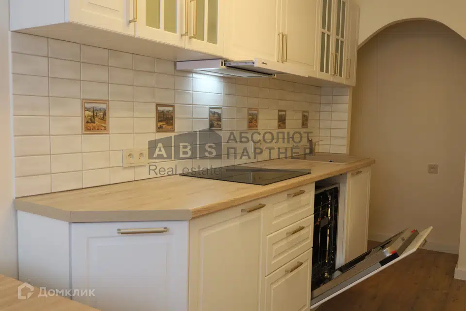 Продаётся 4-комнатная квартира, 70.4 м²