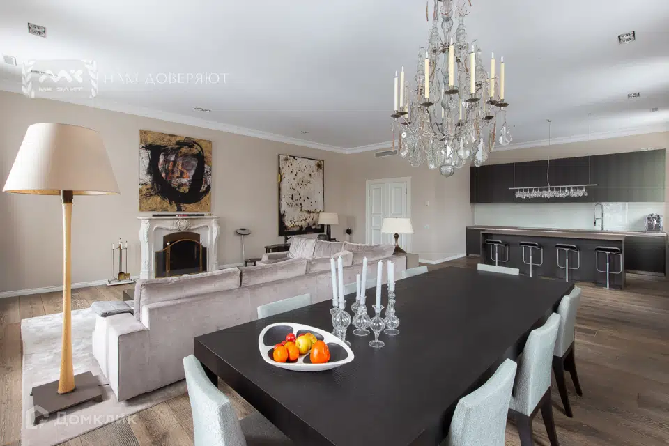 Продаётся 2-комнатная квартира, 159.3 м²