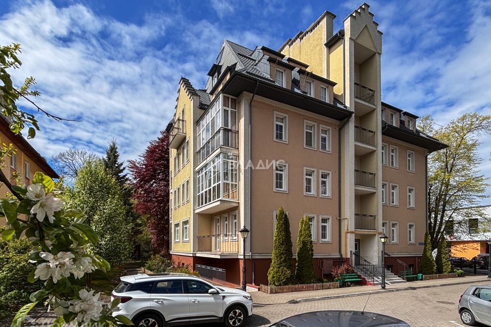 Продаётся 3-комнатная квартира, 93.4 м²