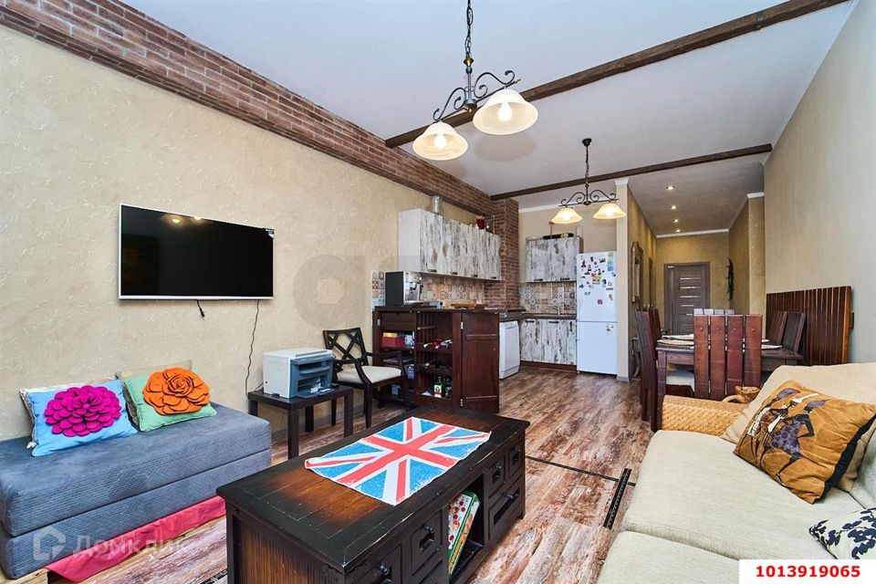 Продаётся 2-комнатная квартира, 65.5 м²