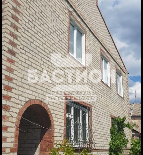 Продаётся 3-этажный дом, 220 м²