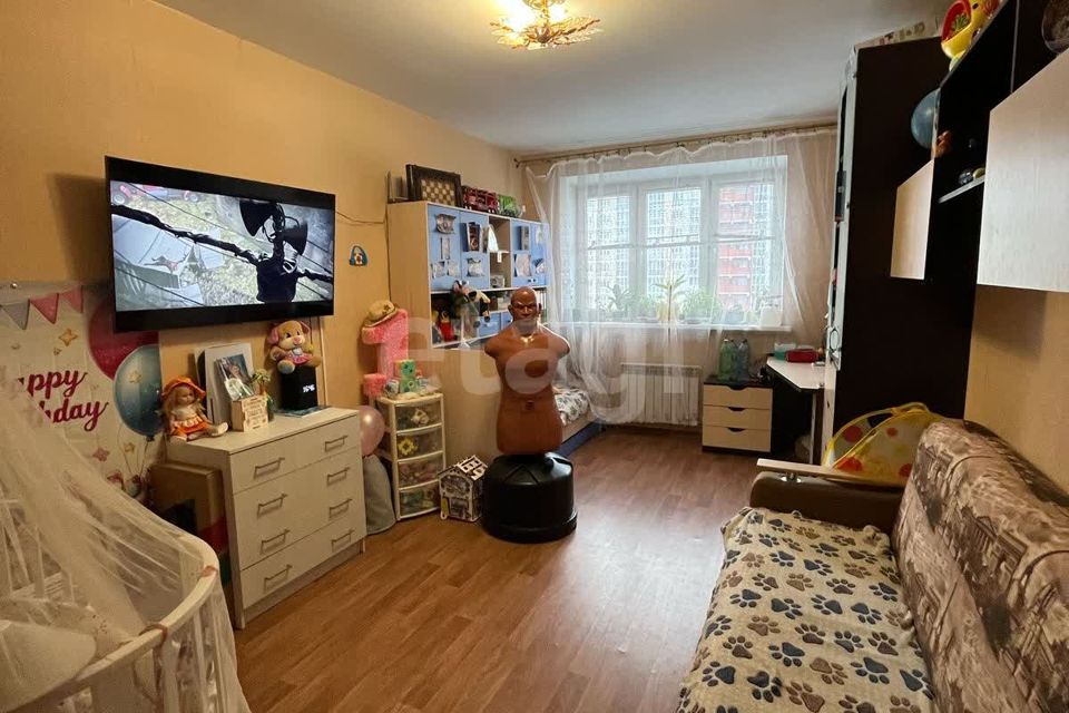 Продаётся 1-комнатная квартира, 42 м²