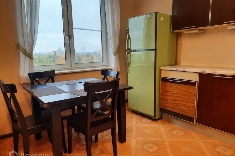 Продаётся 3-комнатная квартира, 111 м²