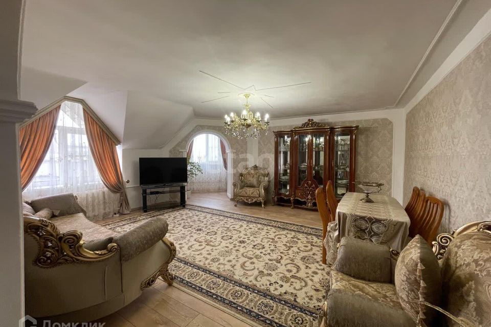 Продаётся 4-комнатная квартира, 119.4 м²